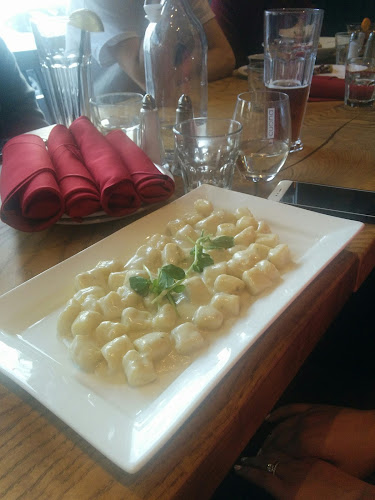 320 King St W, Kitchener, ON N2G 1B7