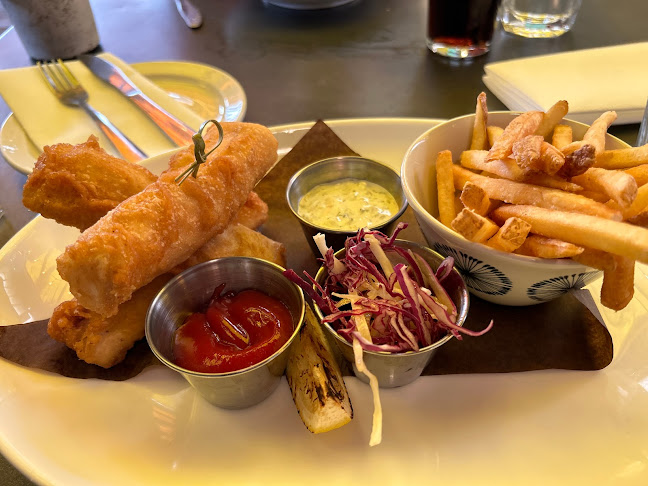 11 St Clair Ave W, Toronto, ON M4V 1L3