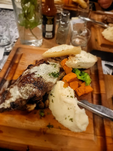 1550 Philip Ave, North Vancouver, BC V7P 2V8