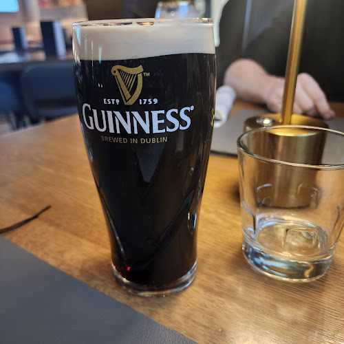 Opinii despre Moxies Toronto Downtown Restaurant în Toronto - Hospitality and gastronomy