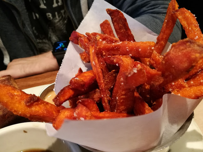 Comentarii opinii despre Browns Socialhouse Lethbridge West