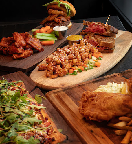 Cravin's Chill & Grill - Sarnia