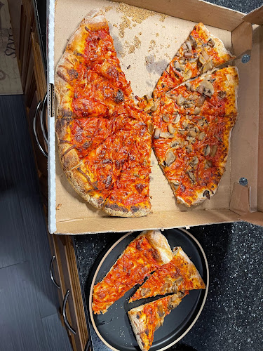 Comentarii opinii despre Armando's Pizza - Tecumseh