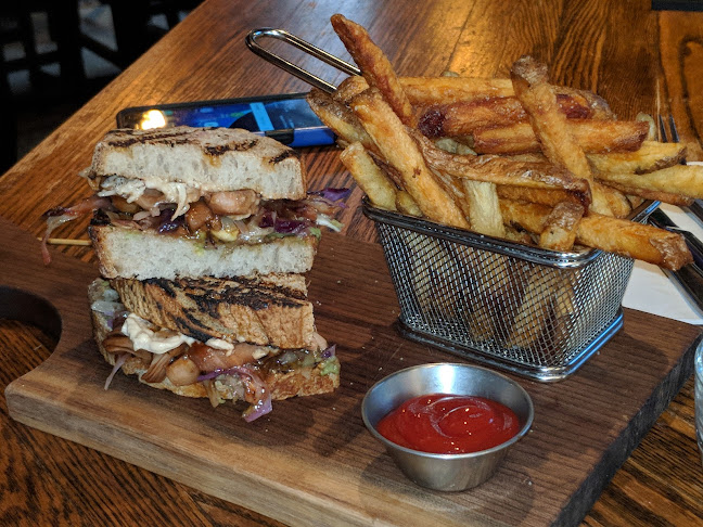 91 Wyndham St N, Guelph, ON N1H 4E8