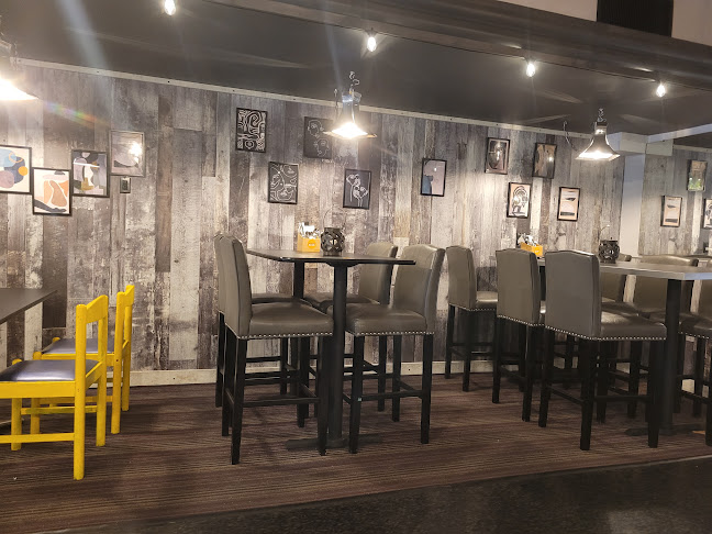 Comentarii opinii despre Bollywood Cafe Indian Street Eats & Bar.