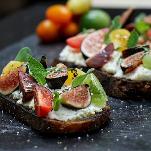 Comentarii opinii despre Blue Hat Bakery & Bistro at Pacific Institute of Culinary Arts