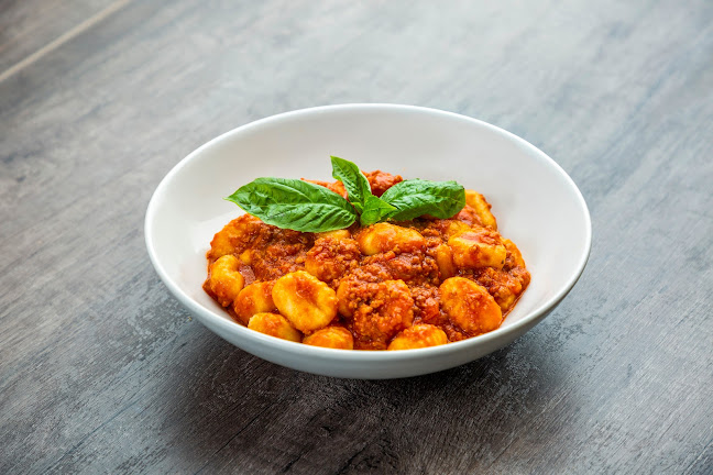 832 Bay St., Toronto, ON M5S 1Z6