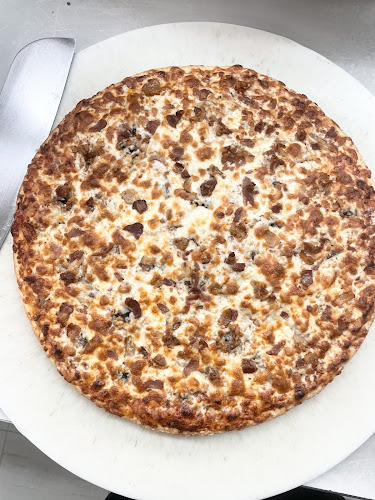 Hollywood Pizza & Sub - Hospitality and gastronomy