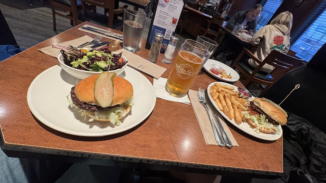 White Spot Metrotown - Hospitality and gastronomy