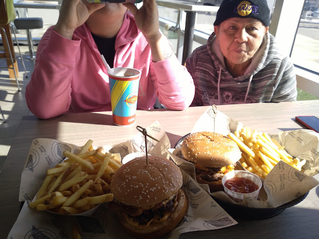 Fatburger Deerfoot - Calgary