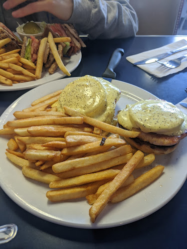 Comentarii opinii despre Three Coins Open Kitchen& Breakfast and Lunch