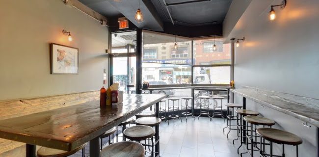 79 Kensington Ave, Toronto, ON M5T 2K2