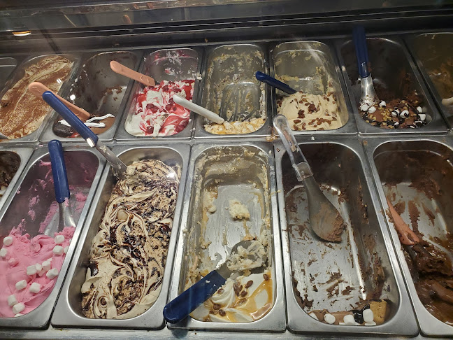 Opinii despre Creamery-closed now until May 24 weekend în Sarnia - Hospitality and gastronomy