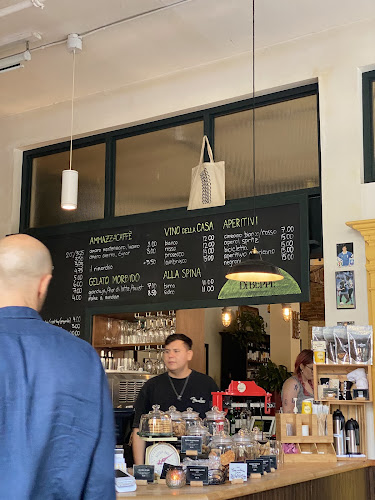 2 W Cordova St, Vancouver, BC V6B 1C9