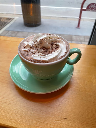 1399 Ellis St, Kelowna, BC V1Y 1Z9