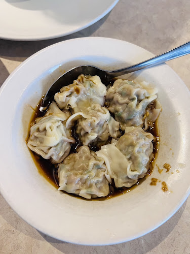 J & J Wonton Noodle House - Hospitality and gastronomy