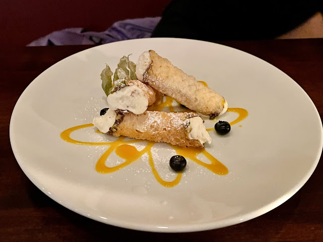 Opinii despre Illuminaté Restorante - Steakhouse, Seafood, Italian în Delta - Hospitality and gastronomy