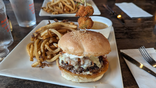 Bowman's Bar & Grill