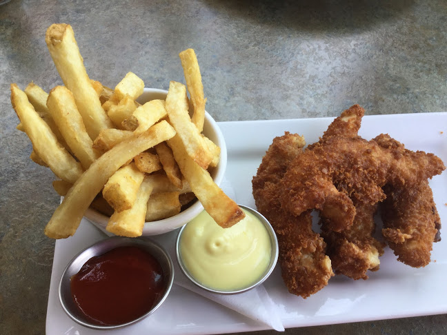 Kingfishers Waterfront Bar & Grill - Hospitality and gastronomy