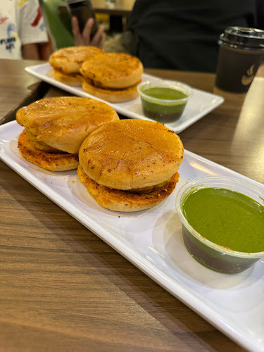 Opinii despre Honest Restaurant Brampton în Brampton - Hospitality and gastronomy