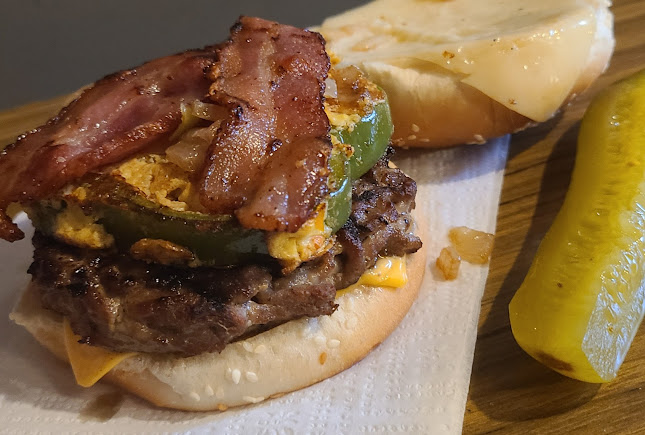 Pubs Riverside Lunch - Sarnia