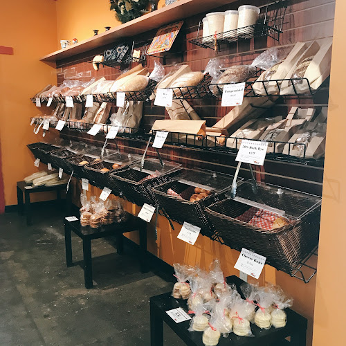 Pamola Bakery & Deli - Hospitality and gastronomy