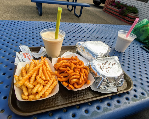 860 14 St SW, Medicine Hat, AB T1A 4W1