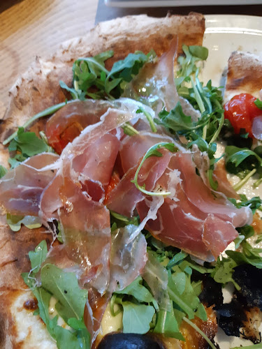 Opinii despre La Cucina Pizzeria Kitchener în Kitchener - Hospitality and gastronomy