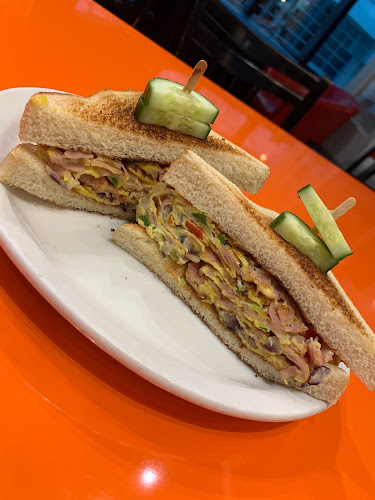 55 Metcalfe St Mezz-1, Ottawa, ON K1P 6A4