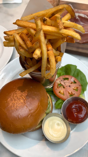 RH Courtyard Restaurant at RH Toronto - Toronto