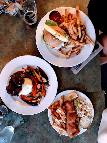 Kingfishers Waterfront Bar & Grill - Maple Ridge