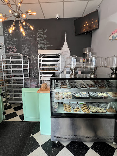 Daddy O Doughnuts & British Baked Goods - Hospitality and gastronomy