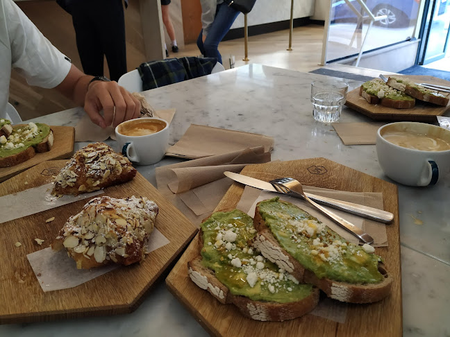 Comentarii opinii despre Small Victory Bakery