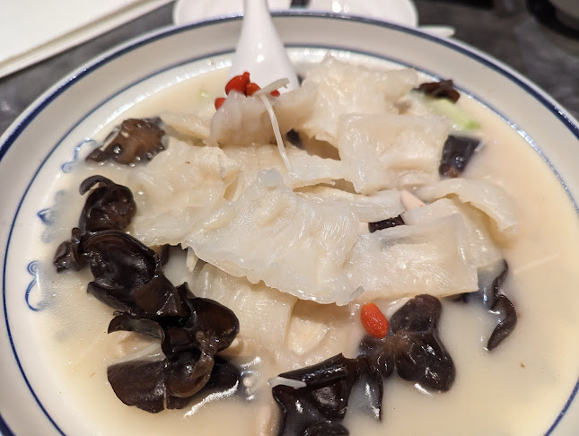 1423 Centre St N, Calgary, AB T2E 2R8