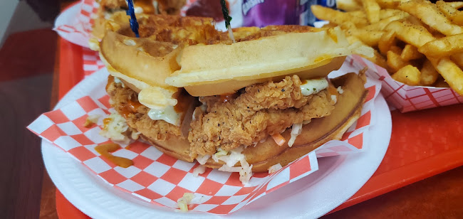 Broast Chicken and Waffles - Hospitality and gastronomy