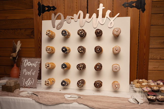 Comentarii opinii despre Kakes by Kathie-Kelowna Wedding Cakes