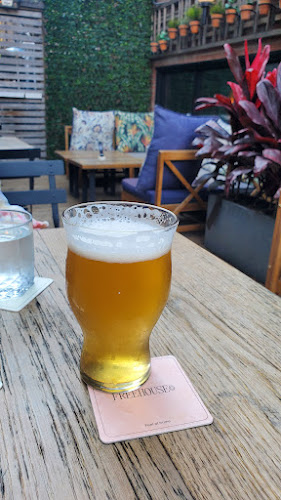 548 King St W, Toronto, ON M5V 1M3