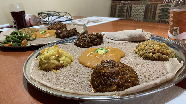 215 Highland Rd W, Kitchener, ON N2M 3C1