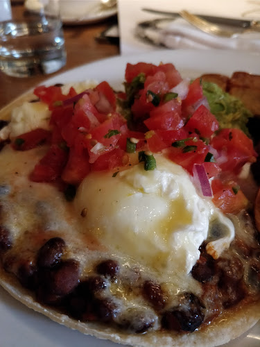 553 Church St, Toronto, ON M4Y 2E2