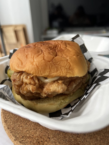 Comentarii opinii despre The Dirty Bird Chicken + Waffles