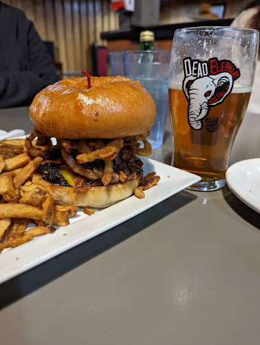 Braxtons Tap & Grill Restaurant - St Thomas