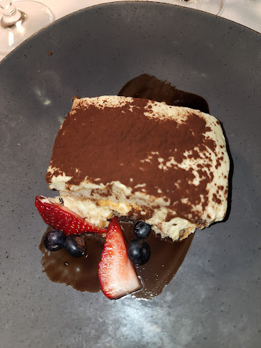 350 Burnhamthorpe Rd W, Mississauga, ON L5B 0N1