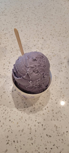 Opinii despre Yelo'd Ice Cream & Bake Shoppe în Edmonton - Hospitality and gastronomy