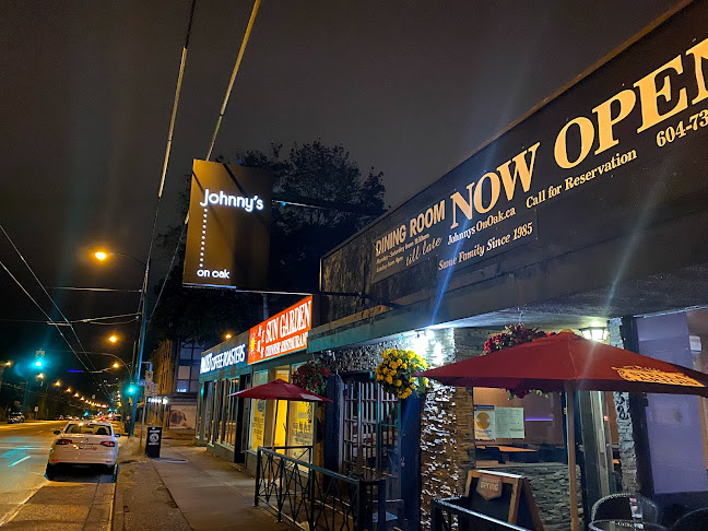 Johnny’s on Oak