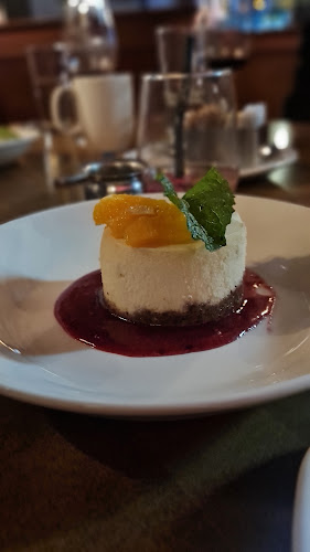 Moxies Victoria Restaurant - Hospitality and gastronomy