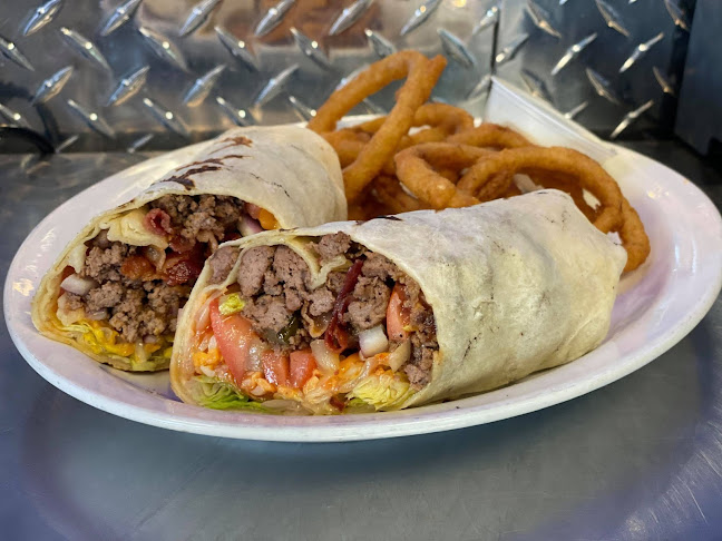 Dog House Sports Bar Azilda - Hospitality and gastronomy