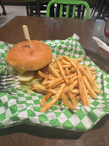 Wahlburgers - Hospitality and gastronomy