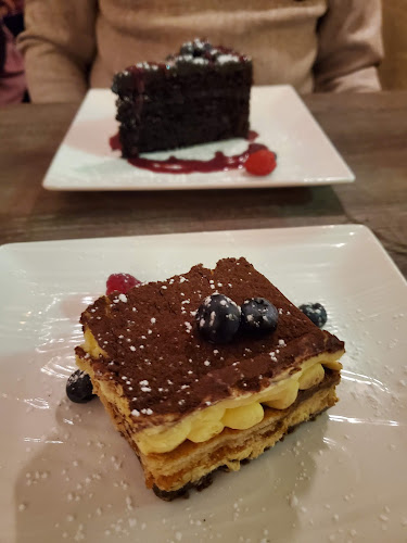 La Vecchia Restaurant Uptown - Hospitality and gastronomy