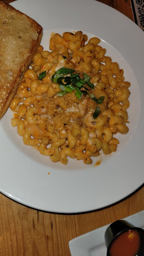 232 Queen St W, Toronto, ON M5V 1Z6