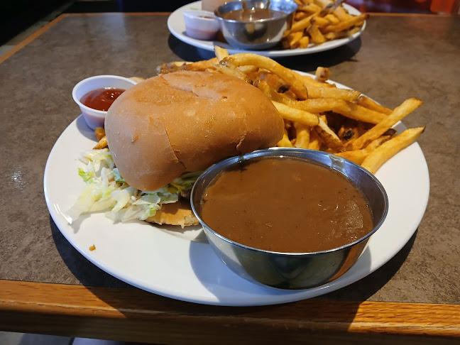 Opinii despre George's Burgers & Subs în Winnipeg - Hospitality and gastronomy